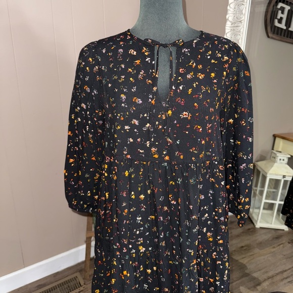 GAP • Black Floral Trapeze Dress - Picture 10 of 13